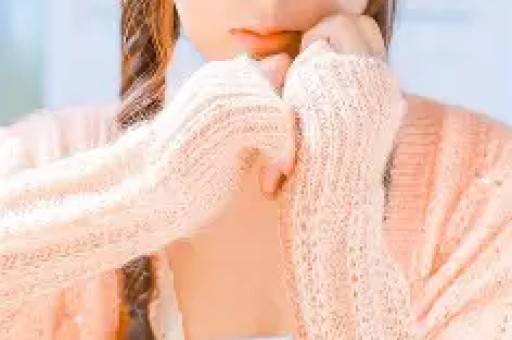 这个坚强面对绝症的少女形象不仅让